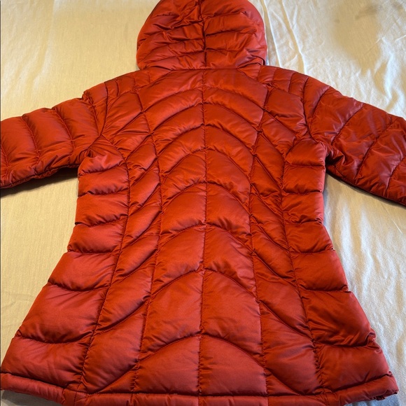 Patagonia Women’s Red Quilted Hooded Puffer Jacket , S , $43 - Picture 9 of 9